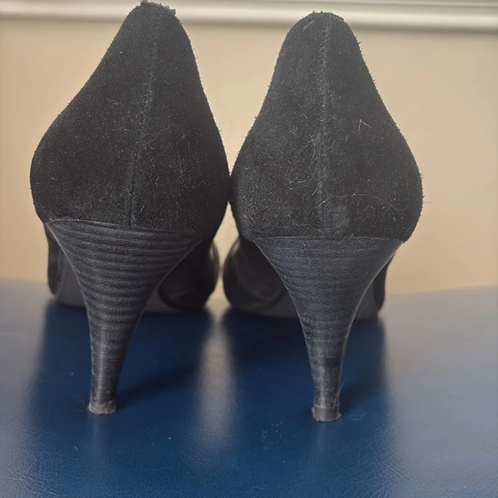 Retro Rocker Suede Studded Heels - Picture 3 of 10